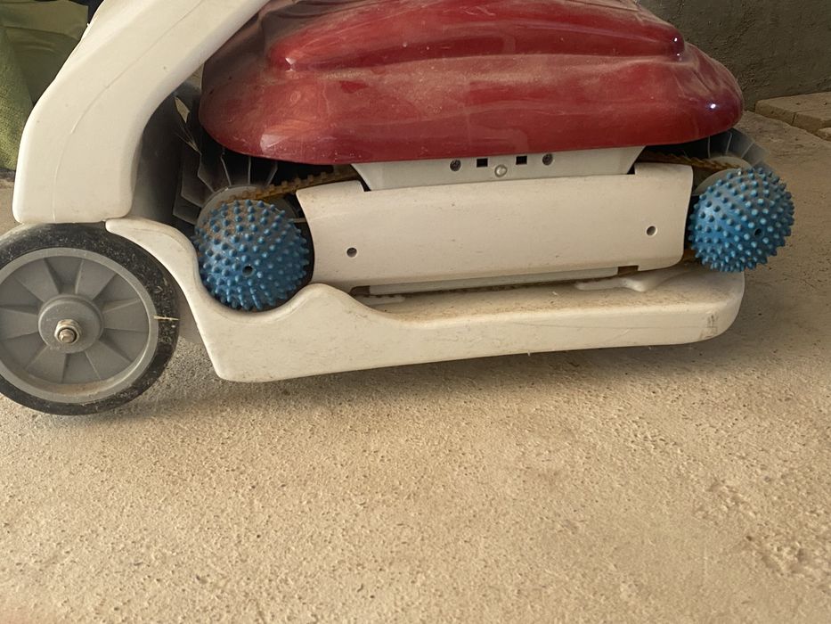 Робот пылесос для бассейна