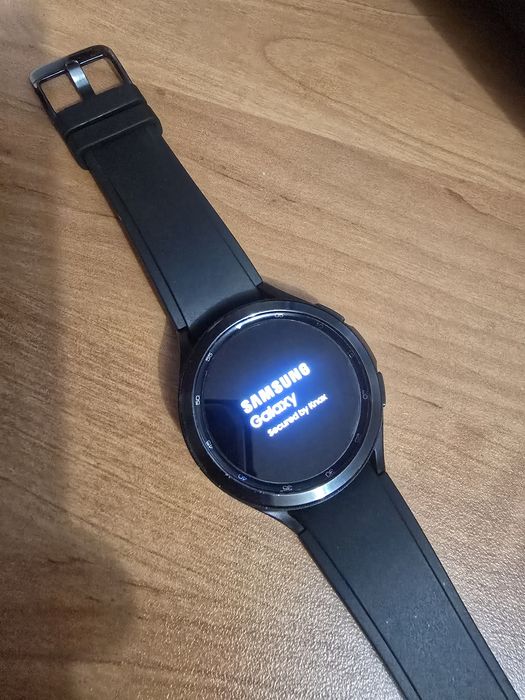Смарт-часы Samsung Galaxy Watch 4 Classic