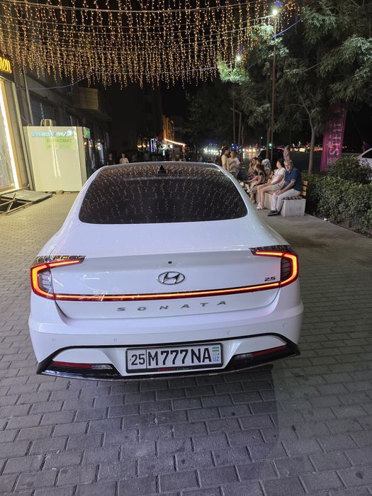 Hyundai sonata..