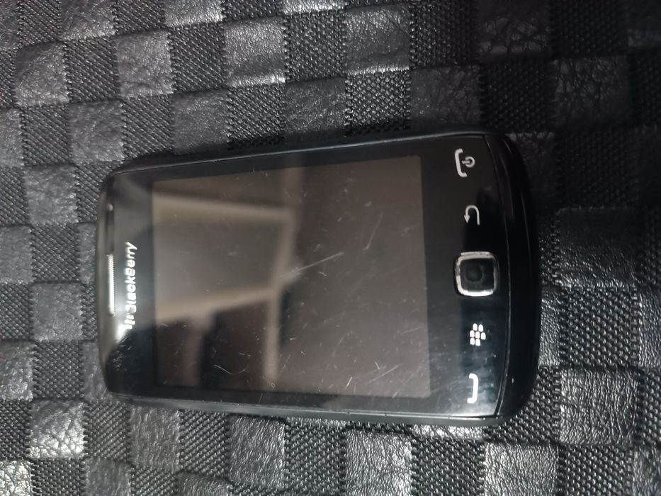 Assalom alekum Telefon Sotiladi Original Black Berry Curva