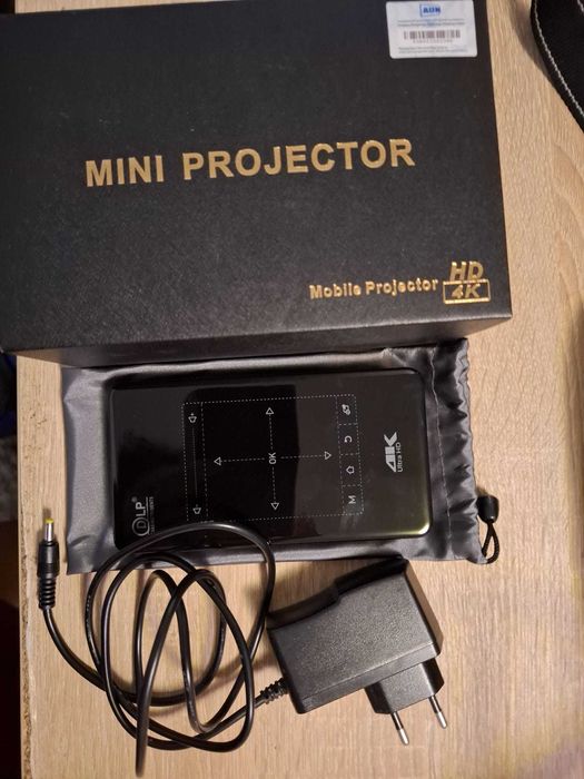 Mini proiector mobil HD