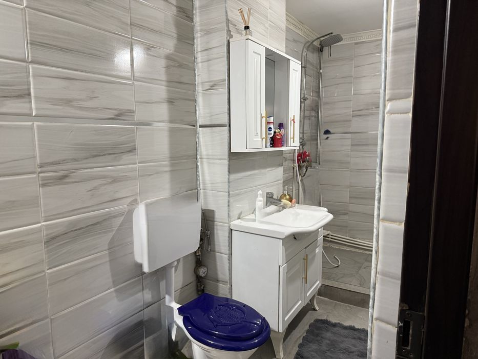 Apartament de vanzare la parter  decomandat renovat recent - Mai multe