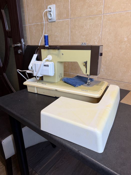Masina de cusut LLOYDS componente metal