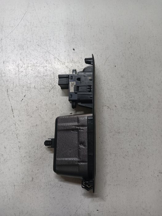 Buton Geamuri Electrice Dreapta Spate Nissan Qashqai / Qashqai +2 I J1