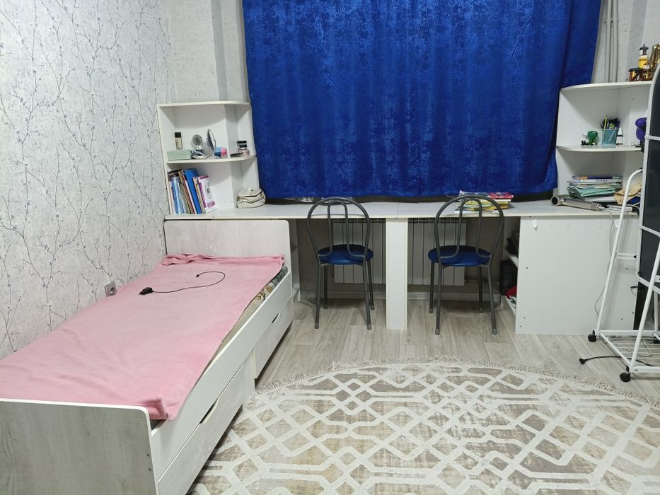 Кровать и шкаф-парта с полками