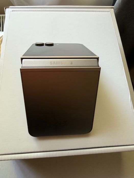 Samsung Z Flip 6