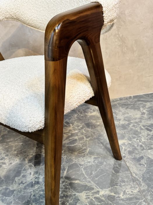 Stol stul Armani. 6/1