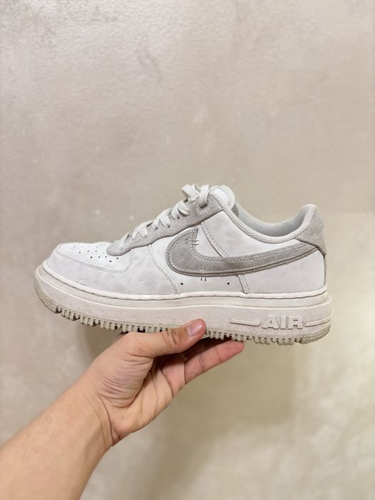 Nike Air Force 1 Luxe