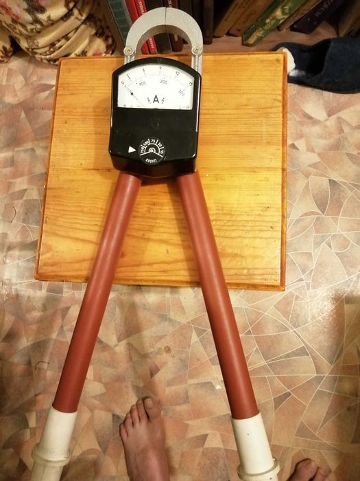 Электроизмерительные клещи .Ц4502