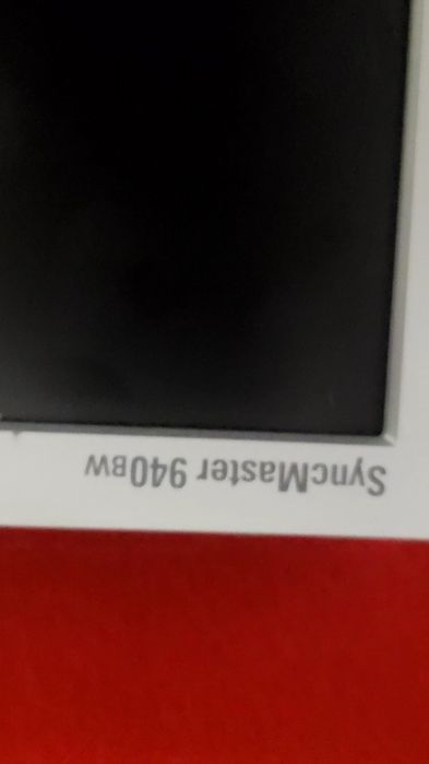 Продавам монитор Samsung 940 BW