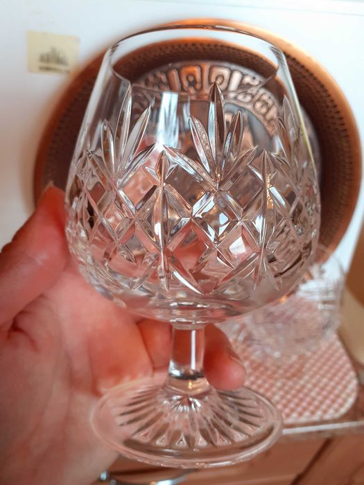 4 броя кристални чаши за коняк