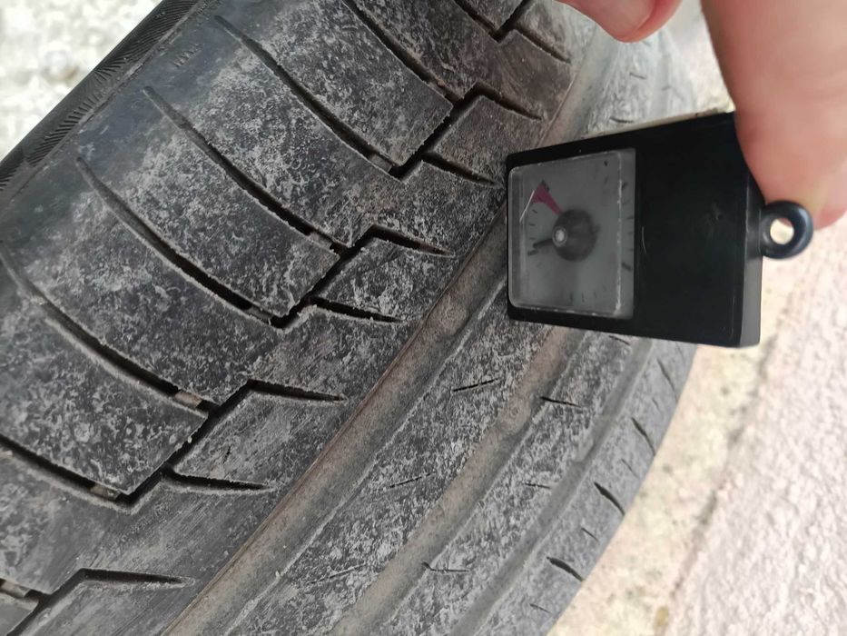 продавам летни гуми континентал 205 70 17 дот 19г