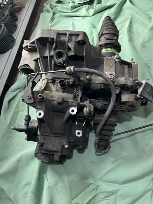 Cutie de viteze manuala Skoda Octavia 1.4 MPI  1.6 I  GOLF IV 1J1 1997-2005 Capac verde - Cod 02-K301107K Complecta