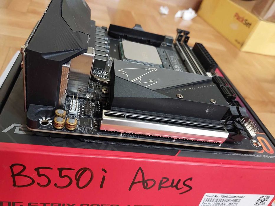 AMD Ryzen 5 5600GT + Gigabyte B550i Aorus Pro AX Wi-Fi