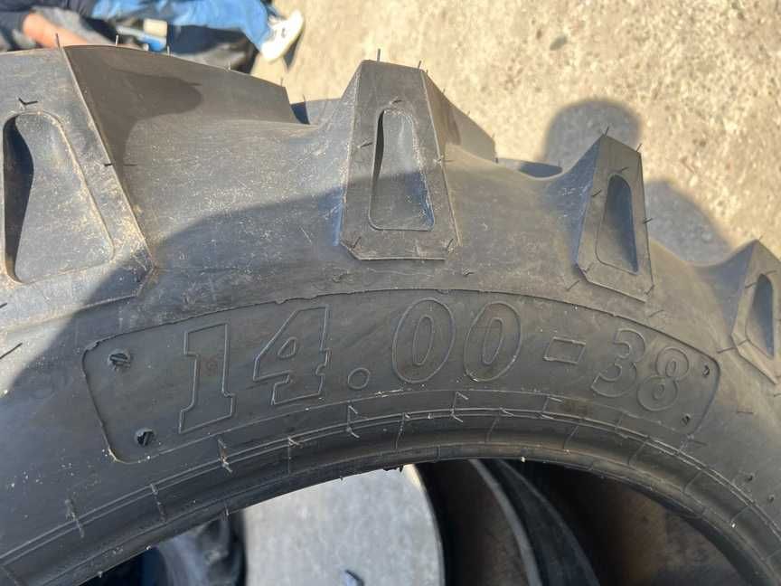 Cauciucuri noi 14.00-38 cu 12 pliuri pentru tractor U650