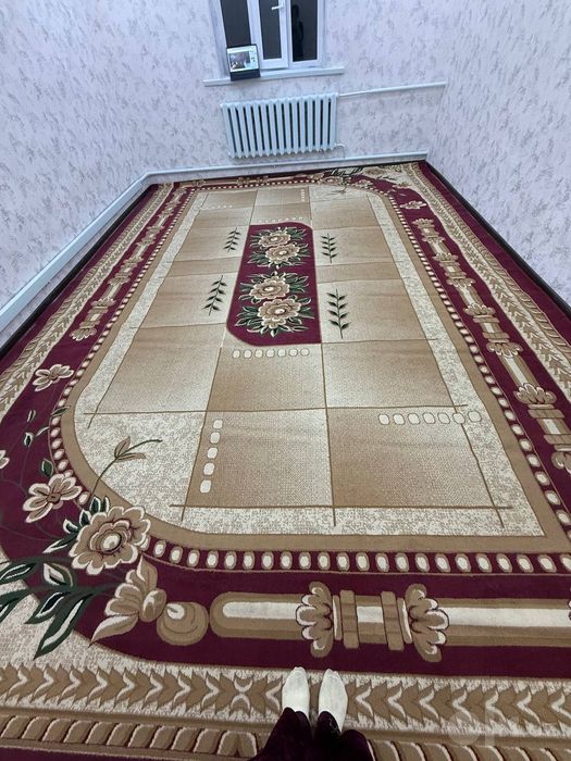 O‘lchami: 6 x 4 metr (katta zal va mehmonxonalar uchun juda mos kelad