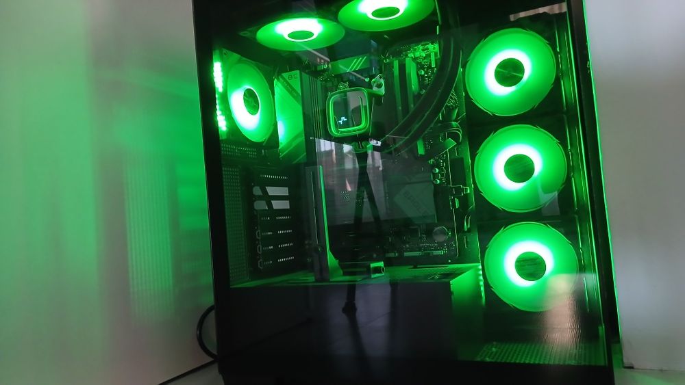 PC relativ NOU sub pretul pietei second