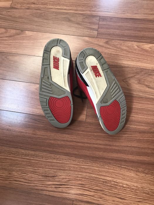 Adidasi marca NIKE JORDAN marimea 46