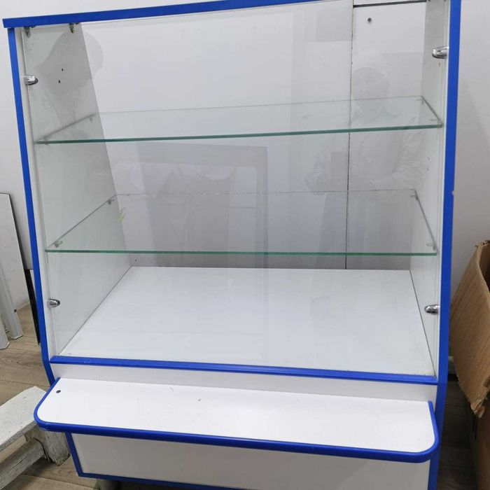 Ветрина для магазинов