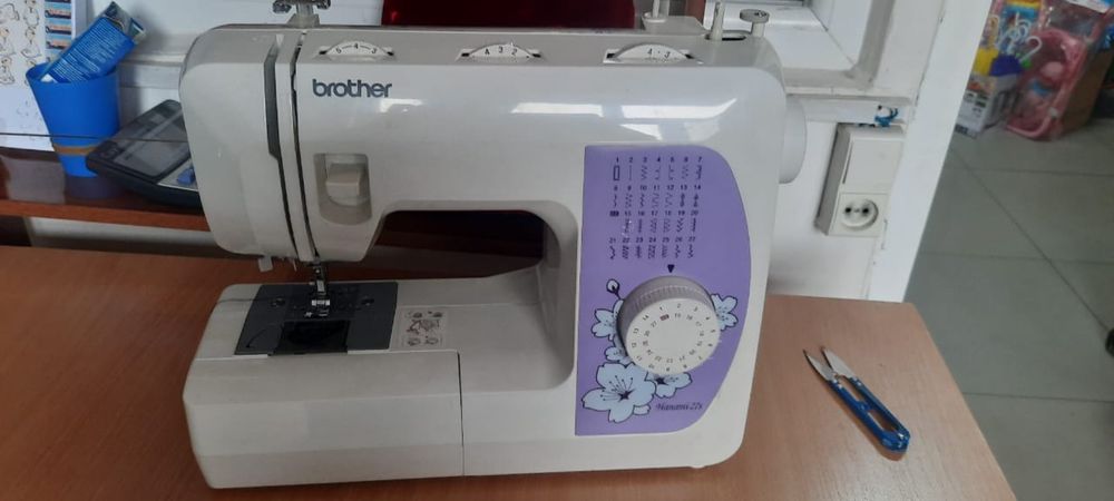 Продам швейную машину