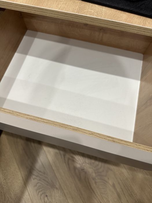 Прикроватные тумбы