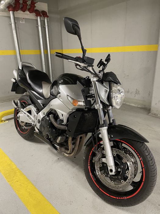 Moto Suzuki GSR600