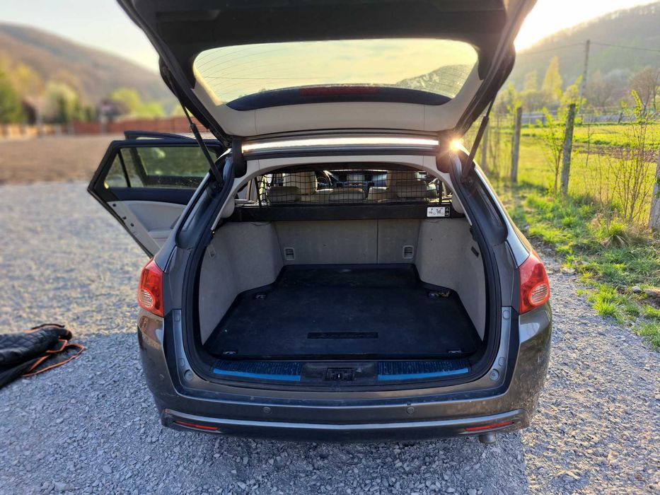 honda accord luxury tourer