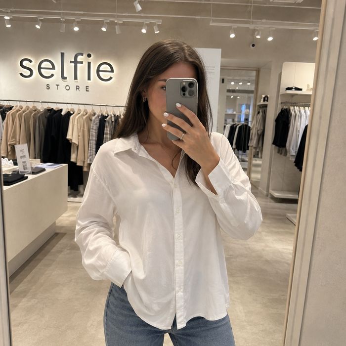 Белая рубашка selfie можно в школу в университет могу отправить Яндекс