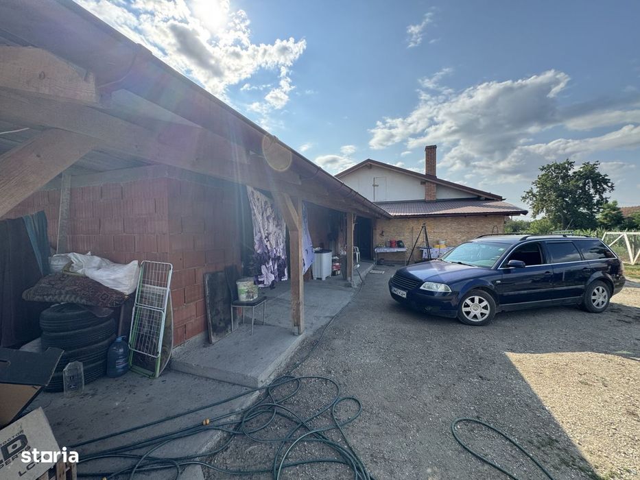 Casa cu 4 dormitoare, 265mp, 30 de arii teren, Boghis, Satu Mare.