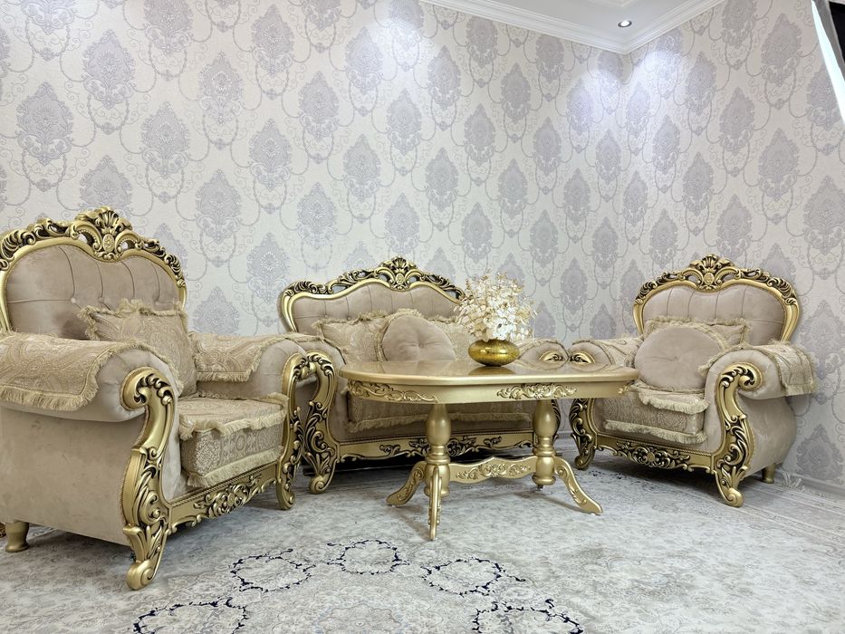 Mehmonhona uchun classica uslubdagi mebel