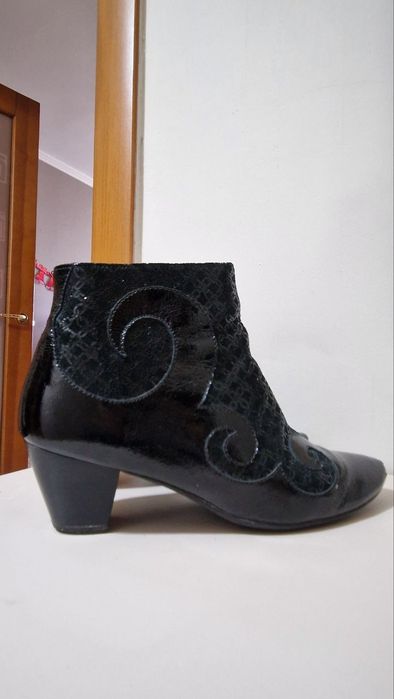 Ботильоны черные б/у