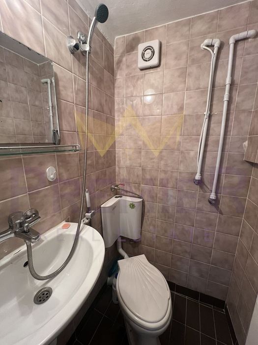 Дава се под наем Ателие в Варна, Колхозен пазар - 35 кв.м за 378.93 € - Снимка #5