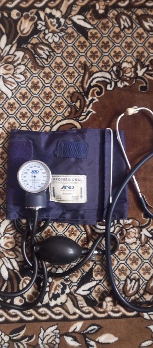 Продаётся тонометр.