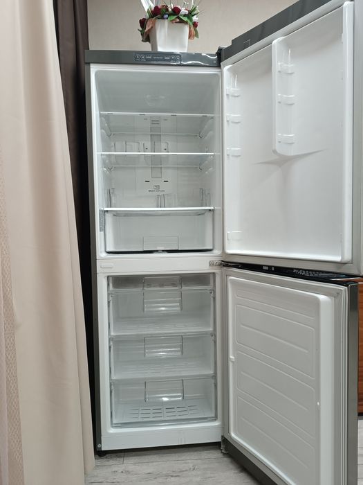 Продам холодильник LG в отличном состоянии.