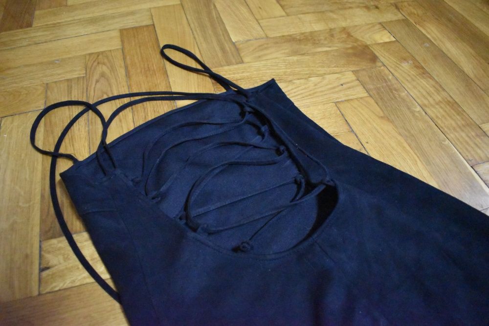 Rochita scurta cu spatele gol