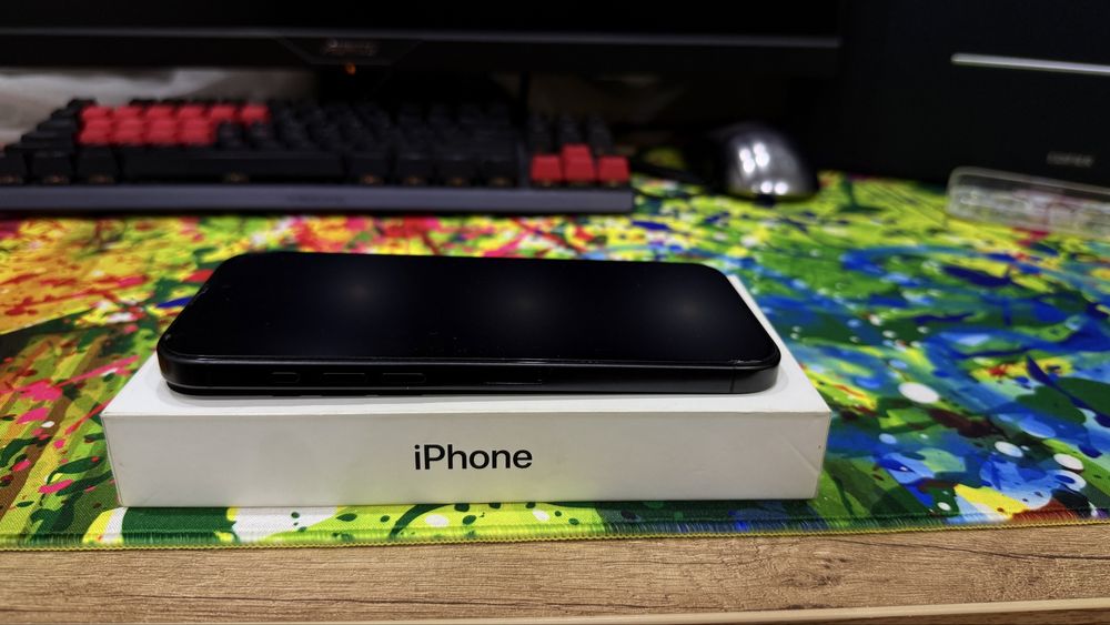 iPhone 16 Pro Max 256GB Black Titanium, Канада, идеальное состояние