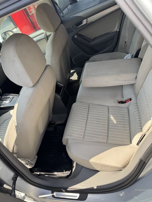 Vând Audi A4 B8