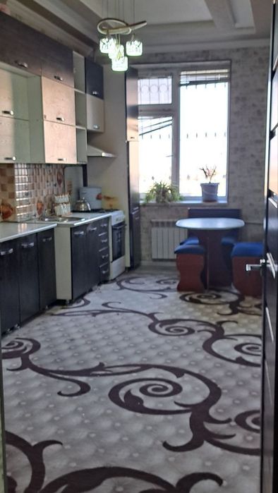 Навоий шахрида 3 хоналик ( 115 кв.м.)  квартира сотувда