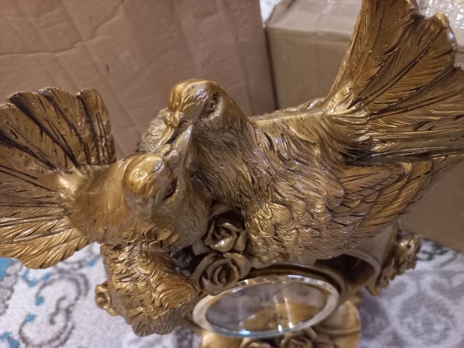 Настольные часы Любовь и голуби