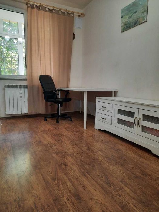 Дава се под наем Двустаен апартамент в София, Яворов - 60 кв.м за 648.21 € - Снимка #2