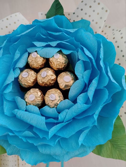 Букети от бонбони/цветя от хартия