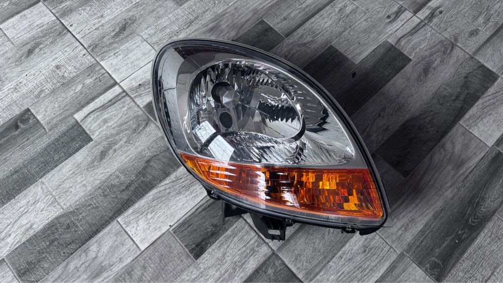 Far Renault Kangoo dreapta  Nou Valeo cod:89902213