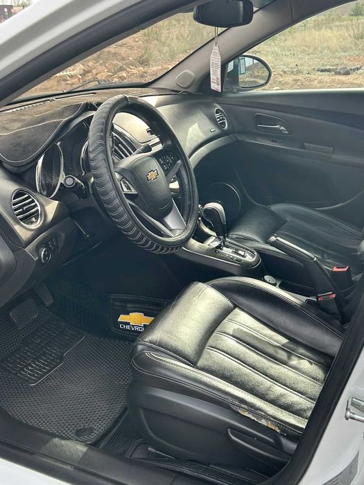 Шевролет круз автомобиль