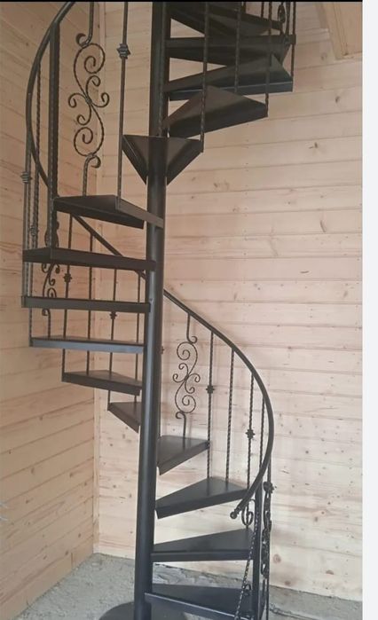 Vindem scări zincate