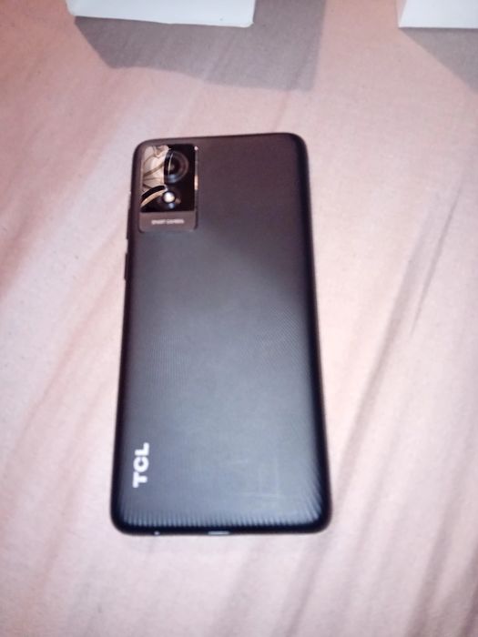 Продавам Телефон  TCL 501 Нов.