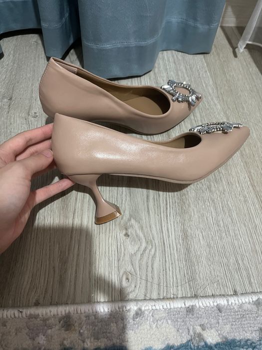 Туфли каблук сатылады