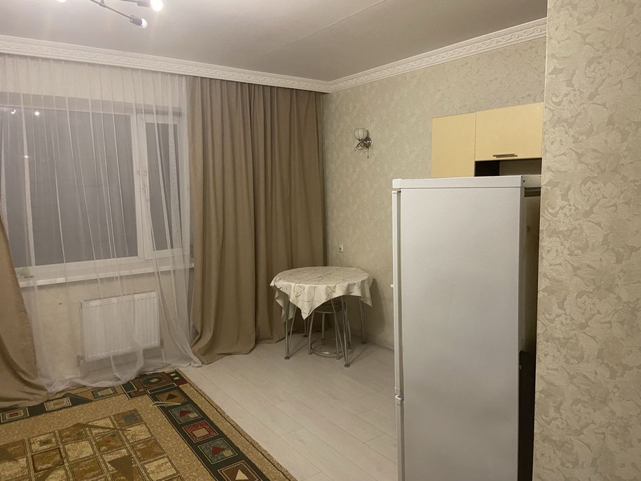 Сдам студию республика 18 г.
