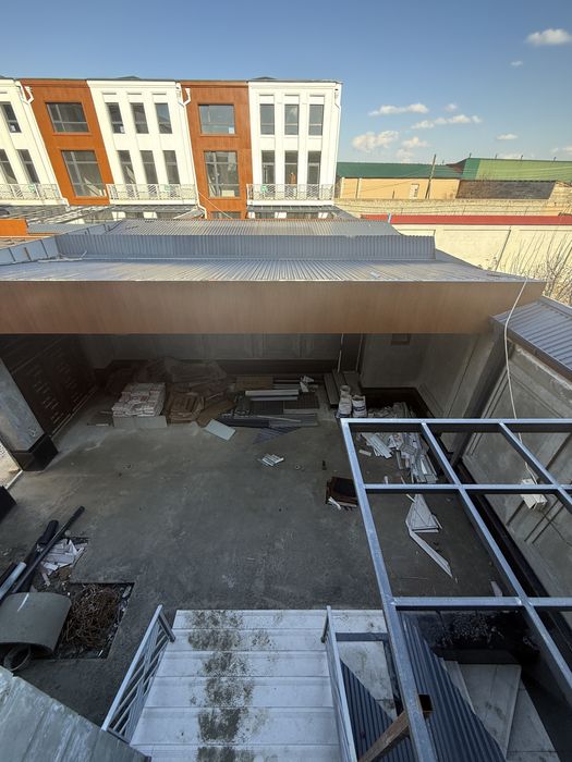 2.5 Сотокли 3 этажли Танхафус Сотилади 1 йилга Рассрочка