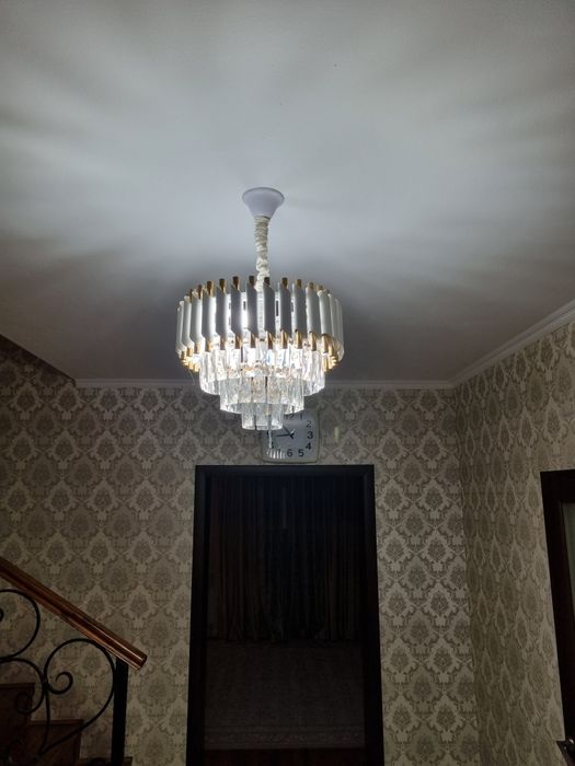 Люстра для прихожьи,терассы