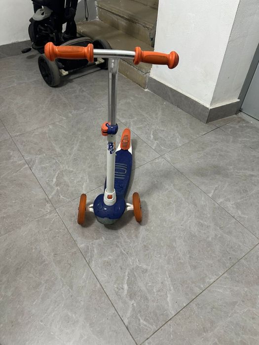 Продам детский самокат